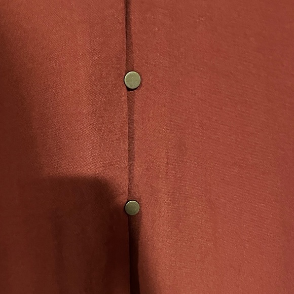 Women's Rust Button-Down Top - Picture 2 of 6